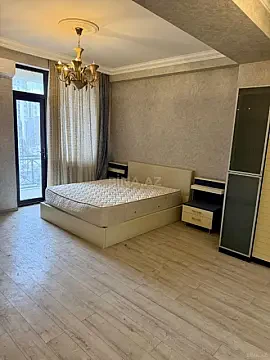Satılır 4 otaqlı mənzil 187 m²