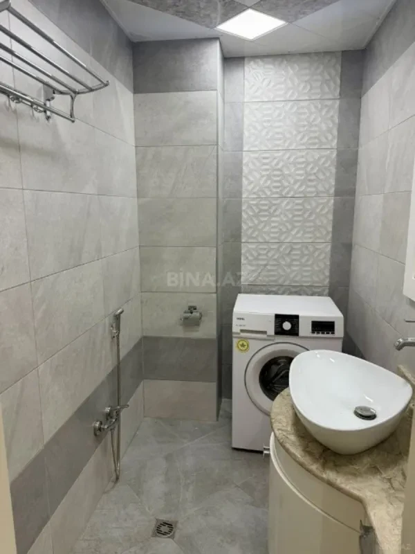 Satılır 4 otaqlı mənzil 187 m²