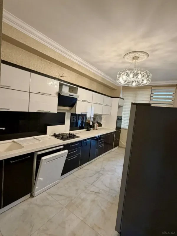 Satılır 4 otaqlı mənzil 187 m²