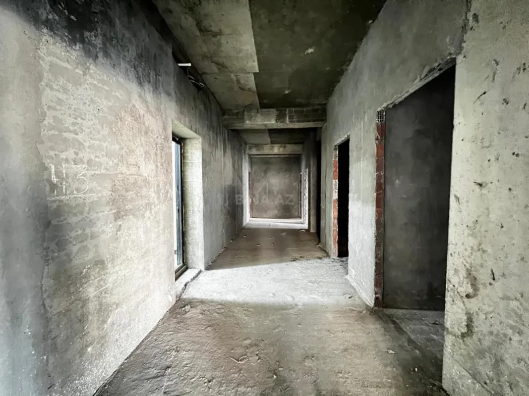 Satılır 4 otaqlı mənzil 197 m²