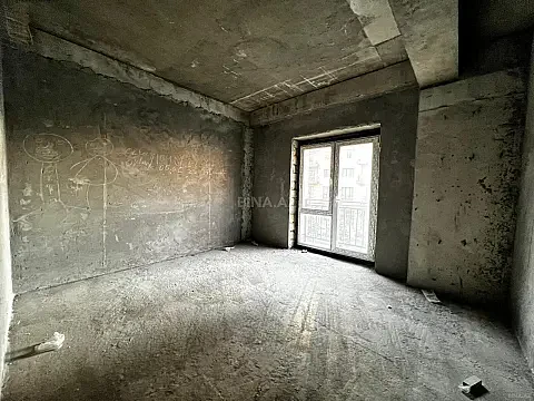 Satılır 4 otaqlı mənzil 197 m²