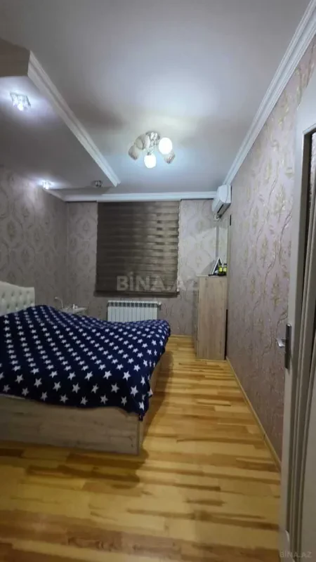 Satılır 4 otaqlı mənzil 138 m²