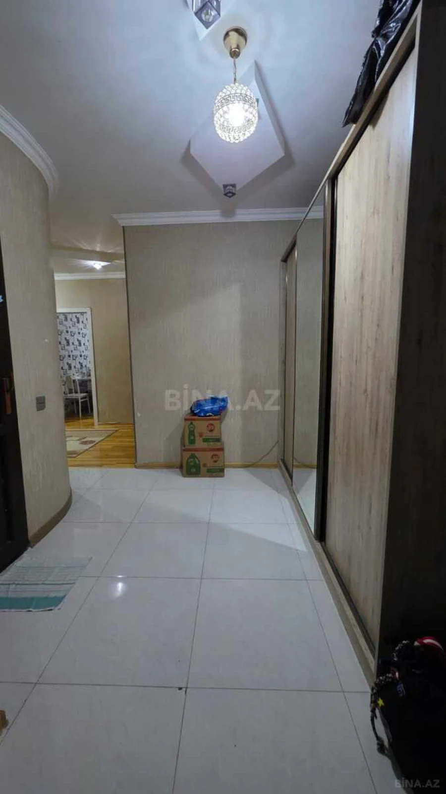 Satılır 4 otaqlı mənzil 138 m²