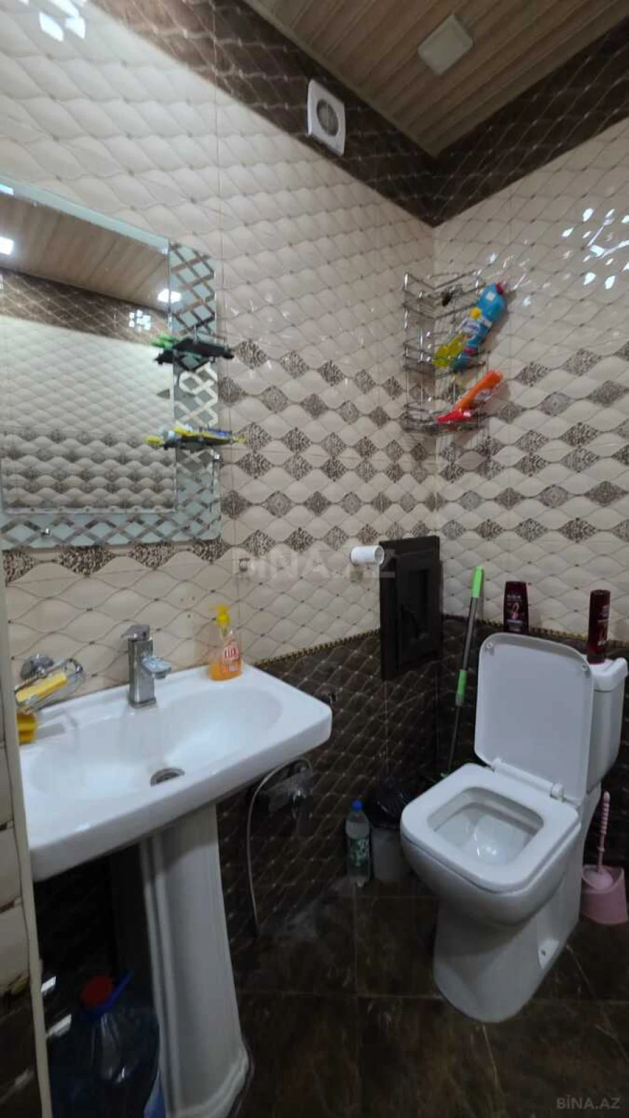 Satılır 4 otaqlı mənzil 138 m²
