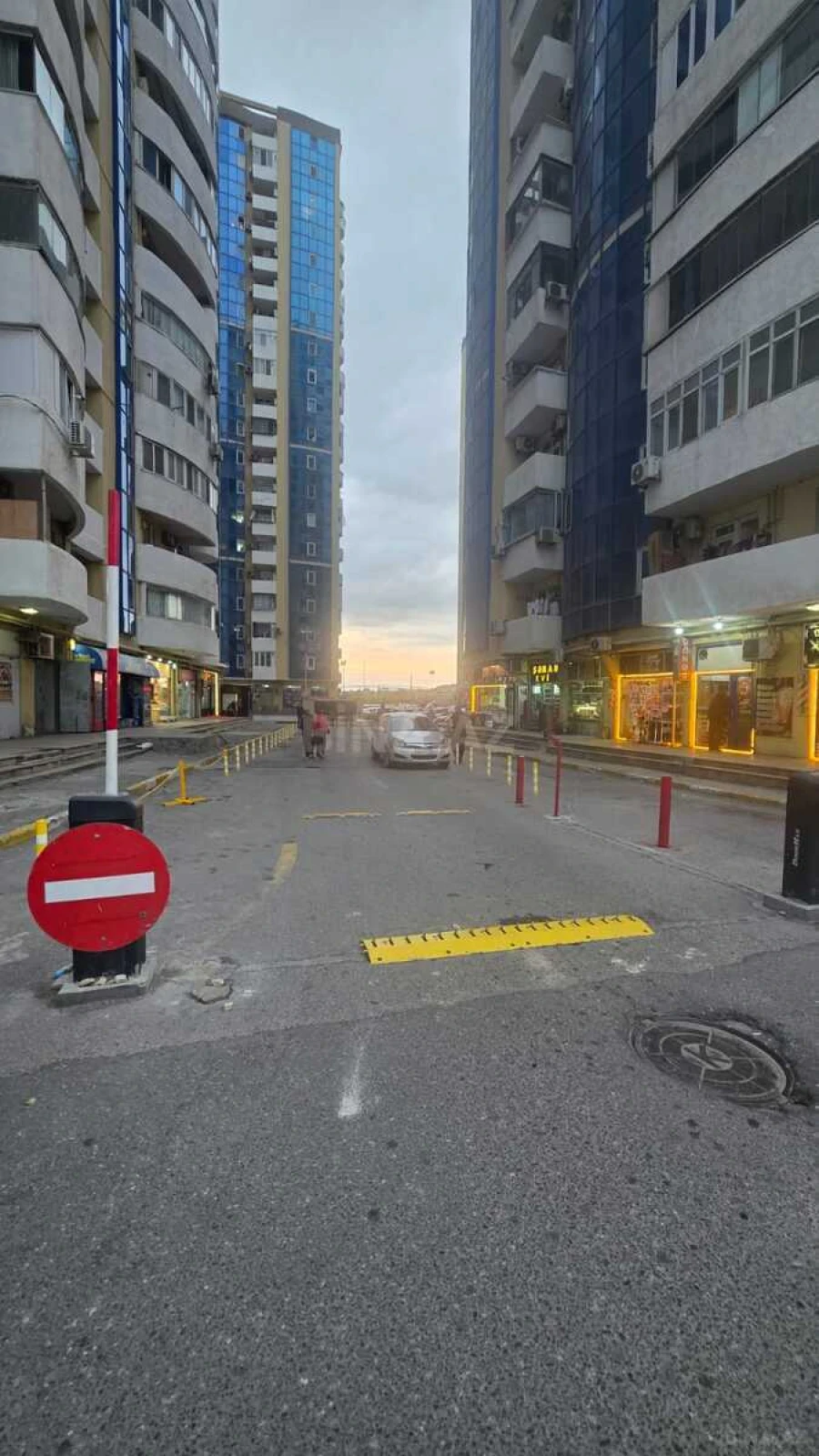 Satılır 4 otaqlı mənzil 138 m²