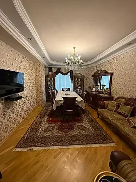 Satılır 3 otaqlı mənzil 125 m² — Bakı, İnşaatçılar 3 otaq 125.00 m²