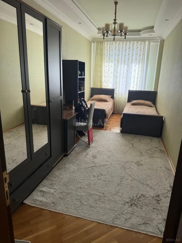 Satılır 3 otaqlı mənzil 125 m²