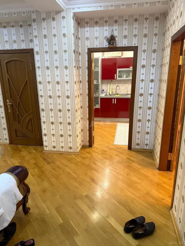 Satılır 3 otaqlı mənzil 125 m²