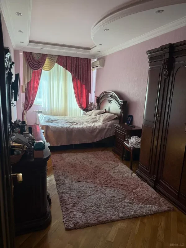 Satılır 3 otaqlı mənzil 125 m²