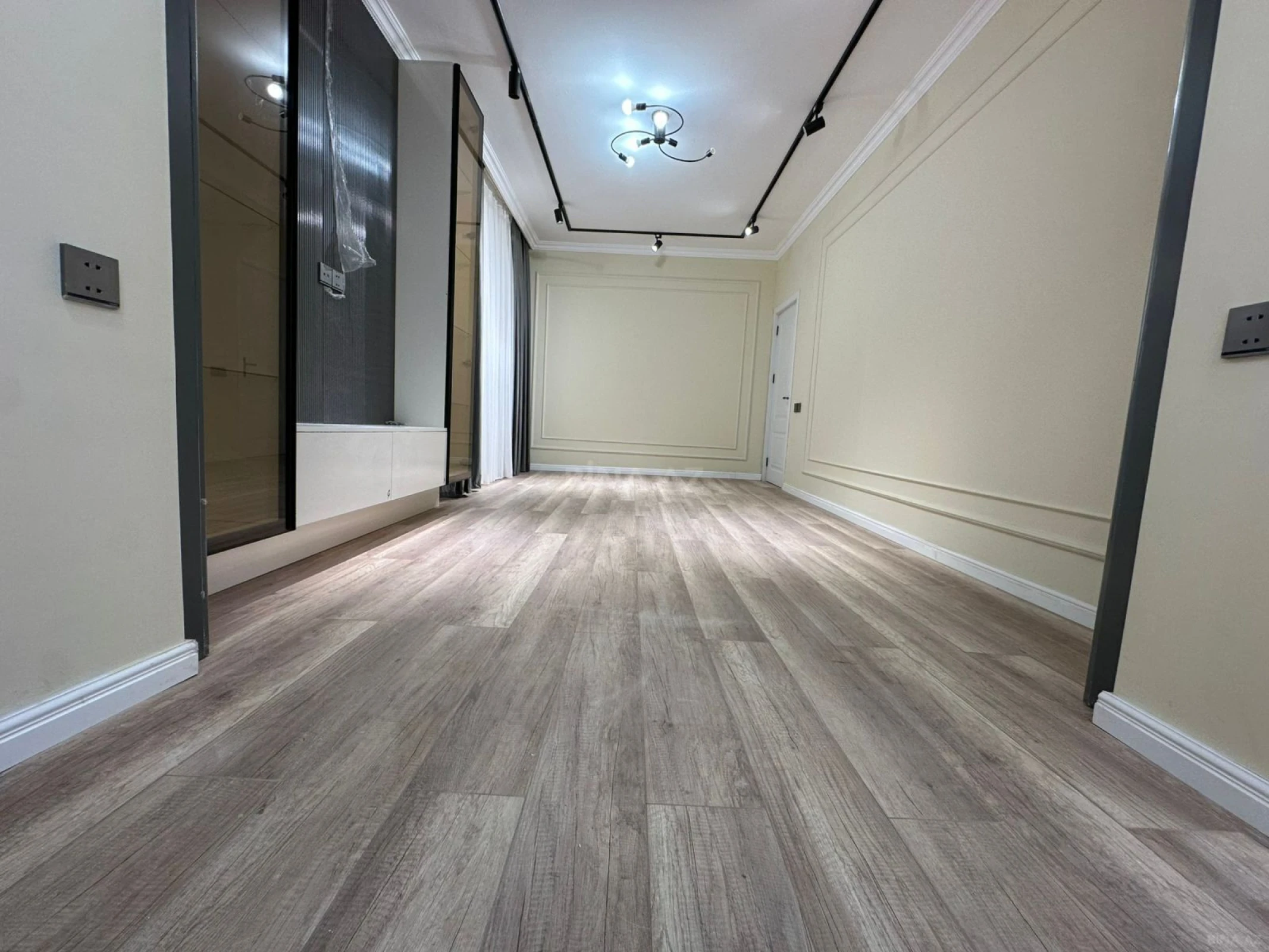 Satılır 3 otaqlı mənzil 73 m²