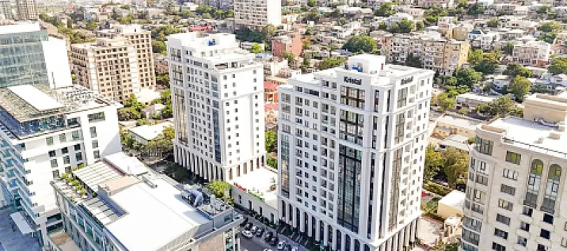 Satılır 5 otaqlı mənzil 210 m²
