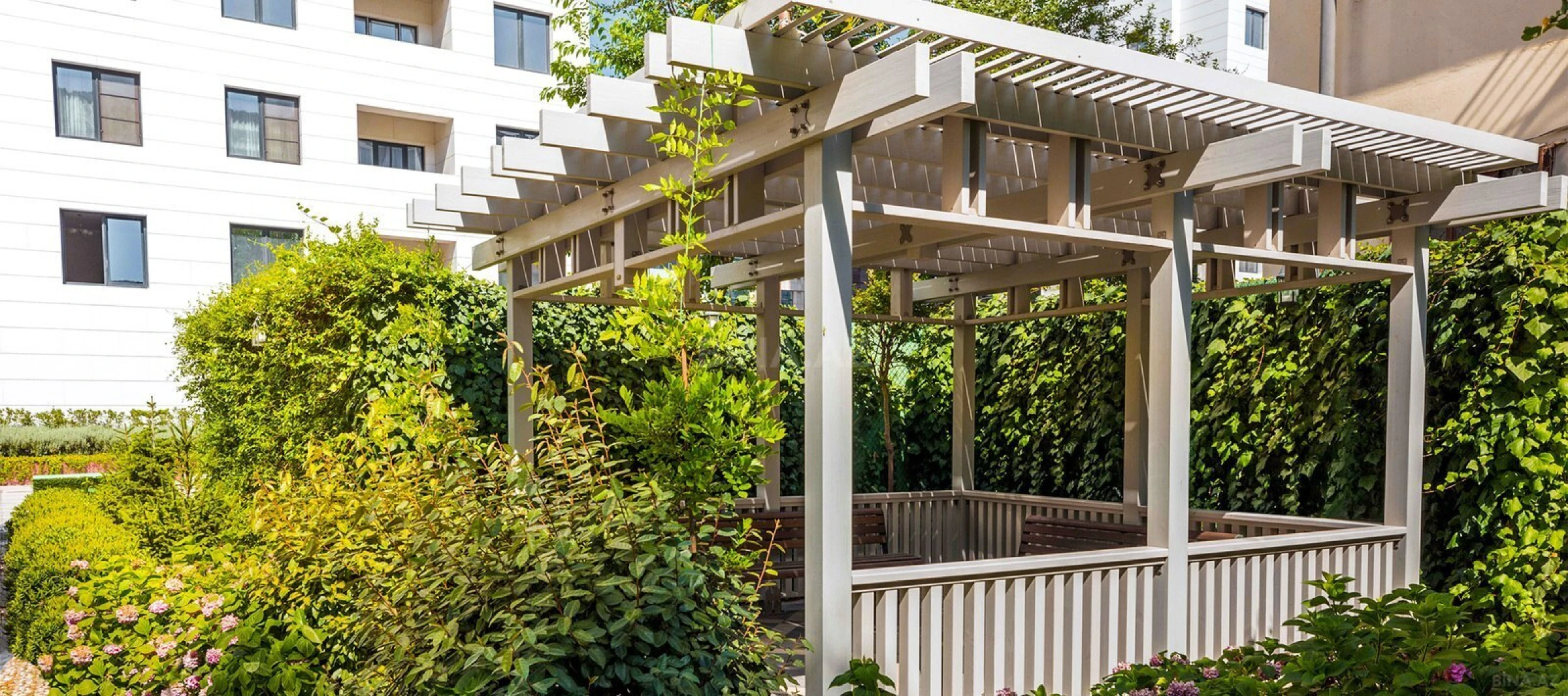 Satılır 5 otaqlı mənzil 210 m²