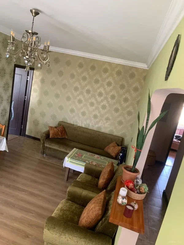 Satılır 5 otaqlı mənzil 105 m²