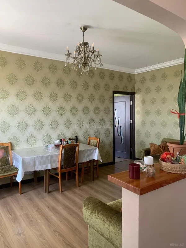 Satılır 5 otaqlı mənzil 105 m²