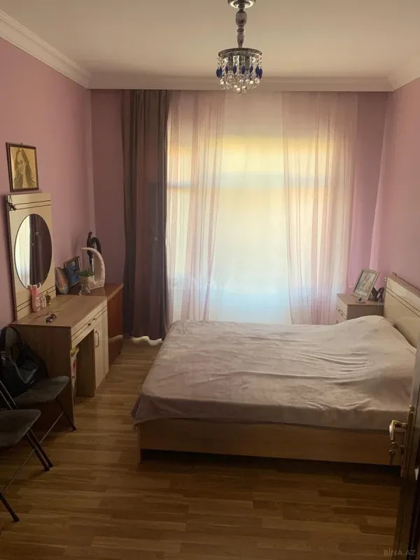Satılır 5 otaqlı mənzil 105 m²