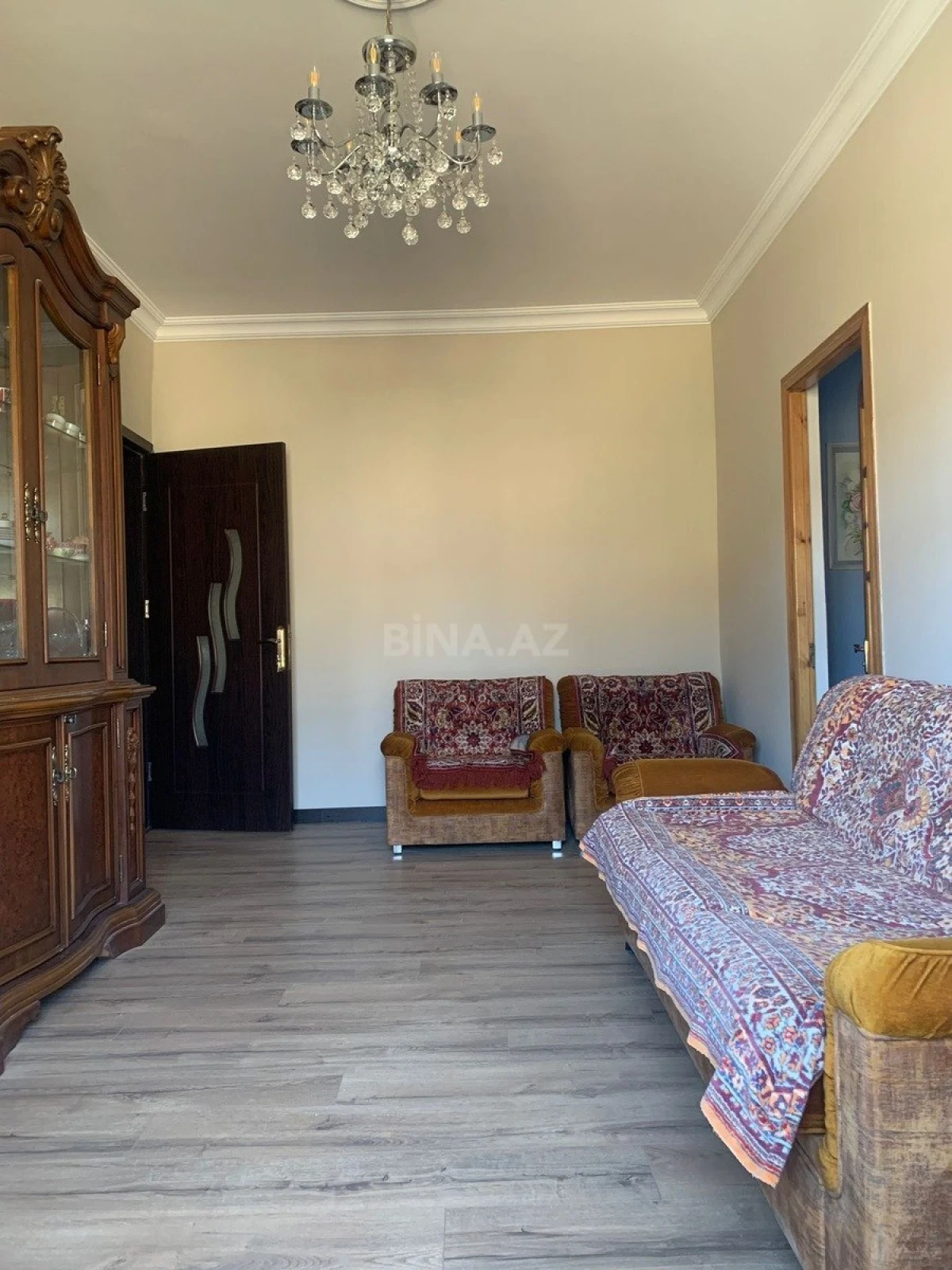Satılır 5 otaqlı mənzil 105 m²