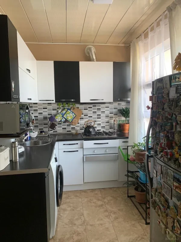 Satılır 5 otaqlı mənzil 105 m²