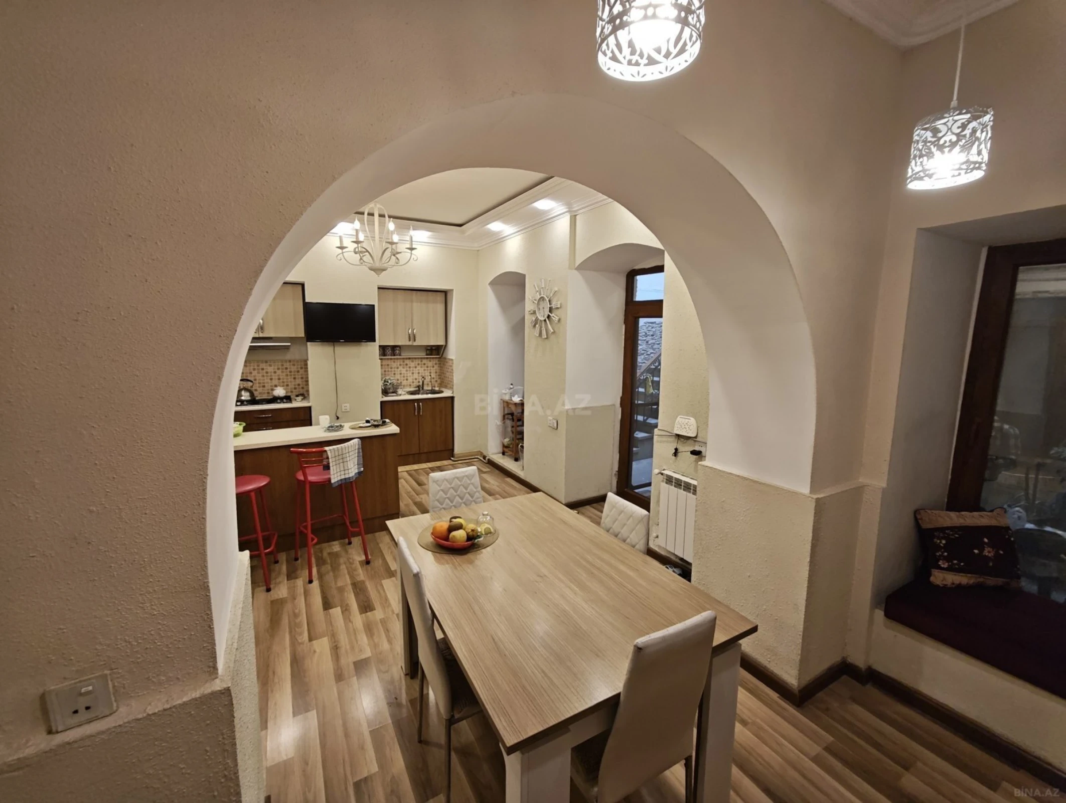 Satılır 6 otaqlı həyət evi 200 m²