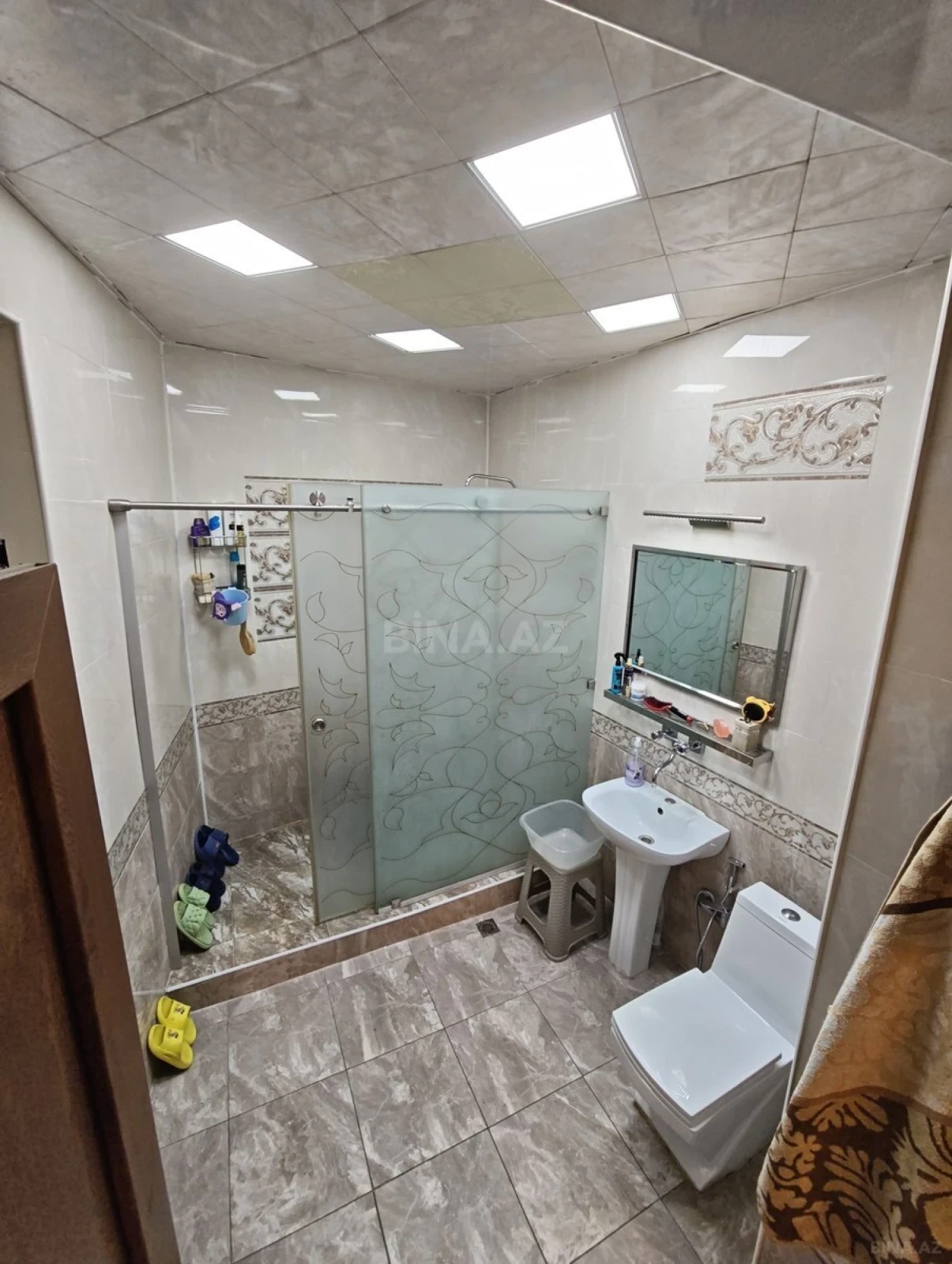 Satılır 6 otaqlı həyət evi 200 m²