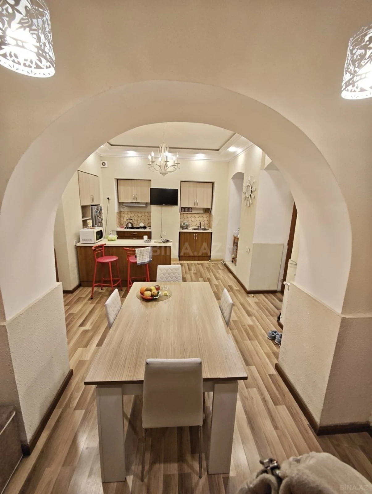 Satılır 6 otaqlı həyət evi 200 m²