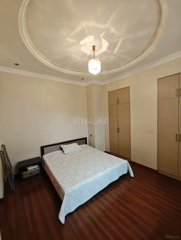 Satılır 6 otaqlı həyət evi 200 m²