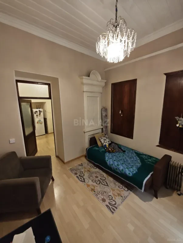 Satılır 6 otaqlı həyət evi 200 m²