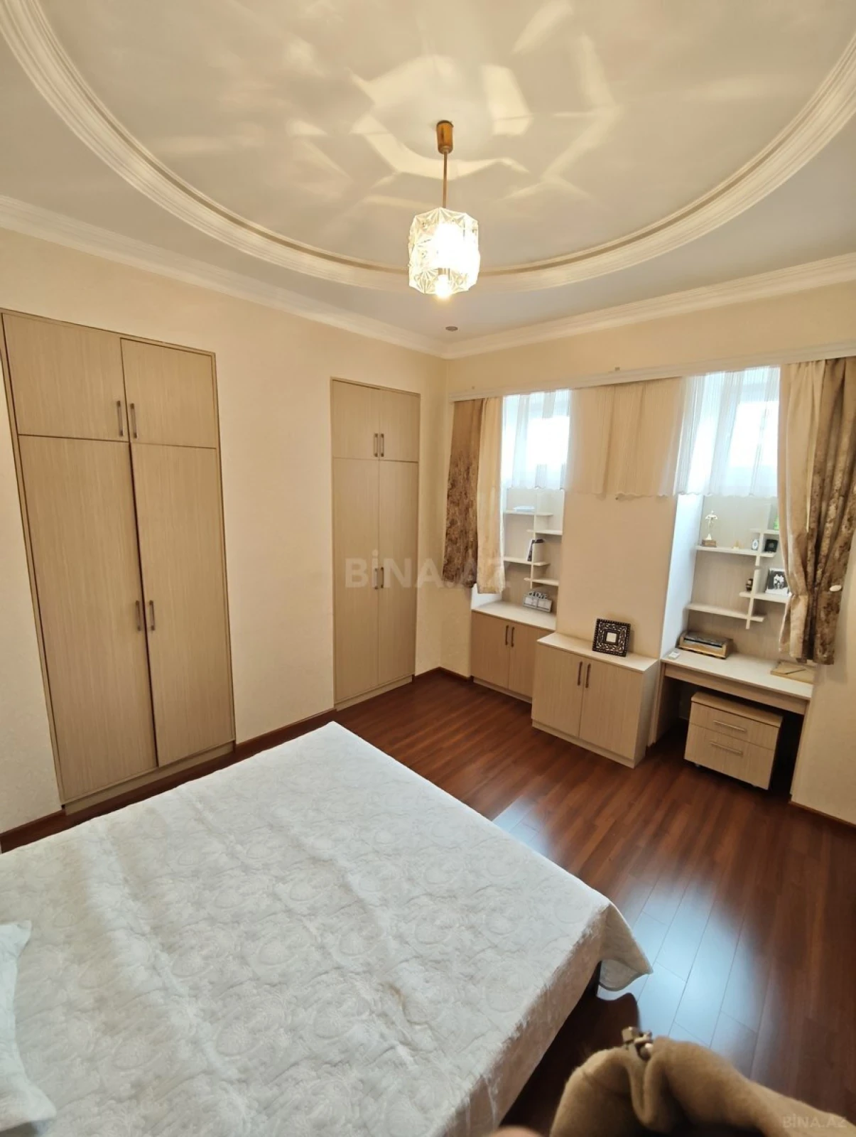 Satılır 6 otaqlı həyət evi 200 m²