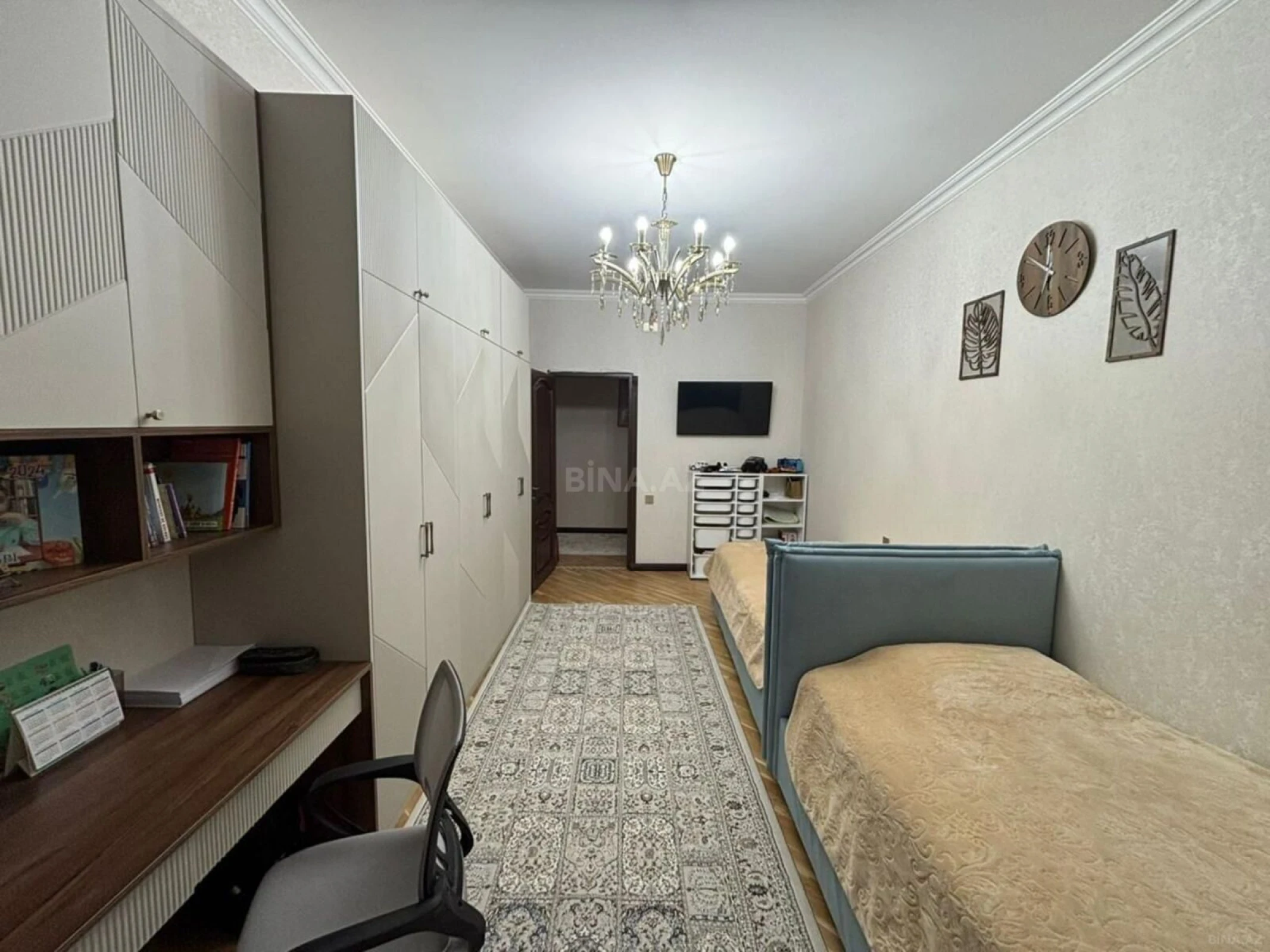 Satılır 4 otaqlı mənzil 165 m²