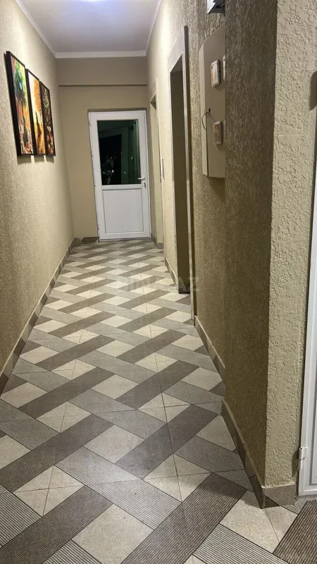 Satılır 4 otaqlı mənzil 165 m²