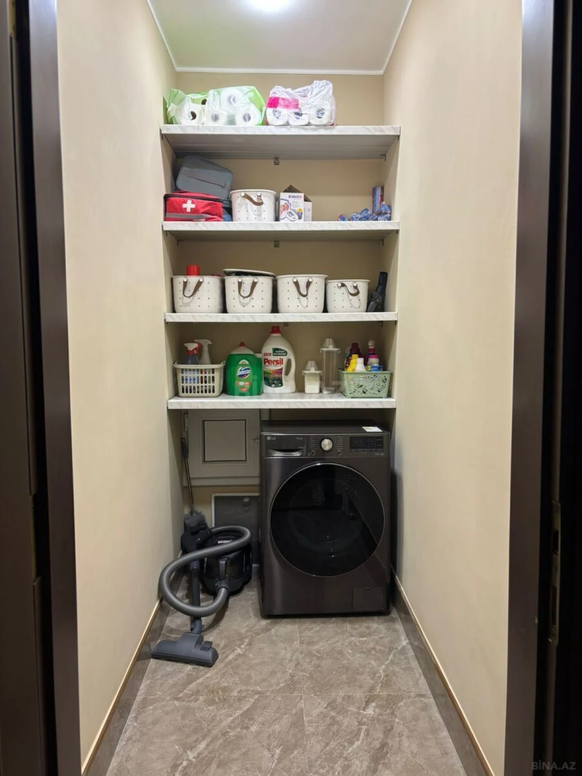 Satılır 4 otaqlı mənzil 165 m²