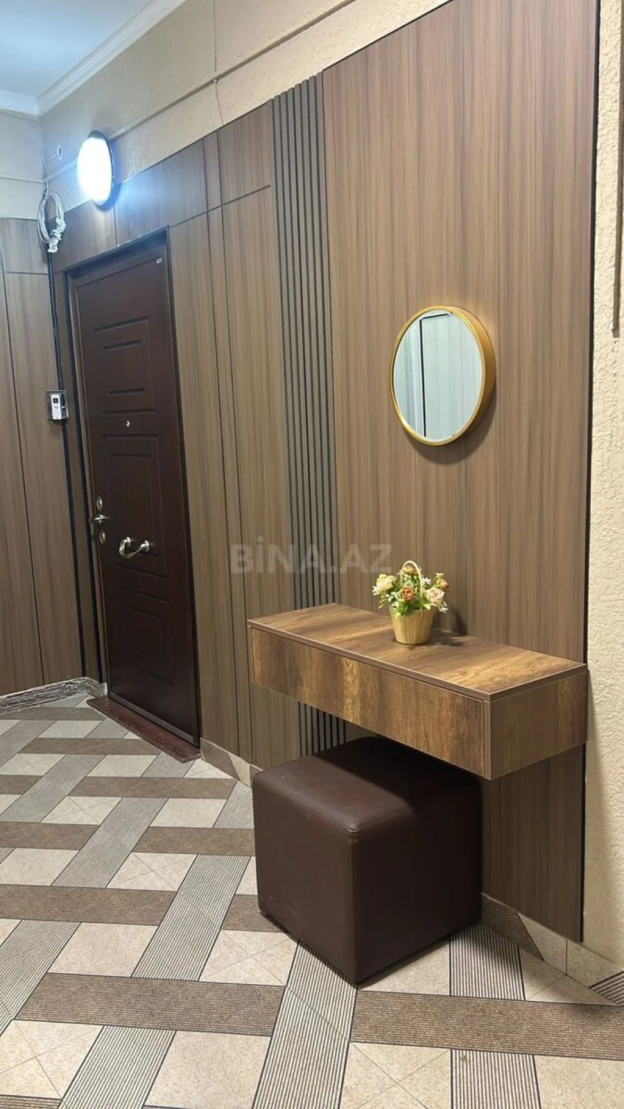 Satılır 4 otaqlı mənzil 165 m²
