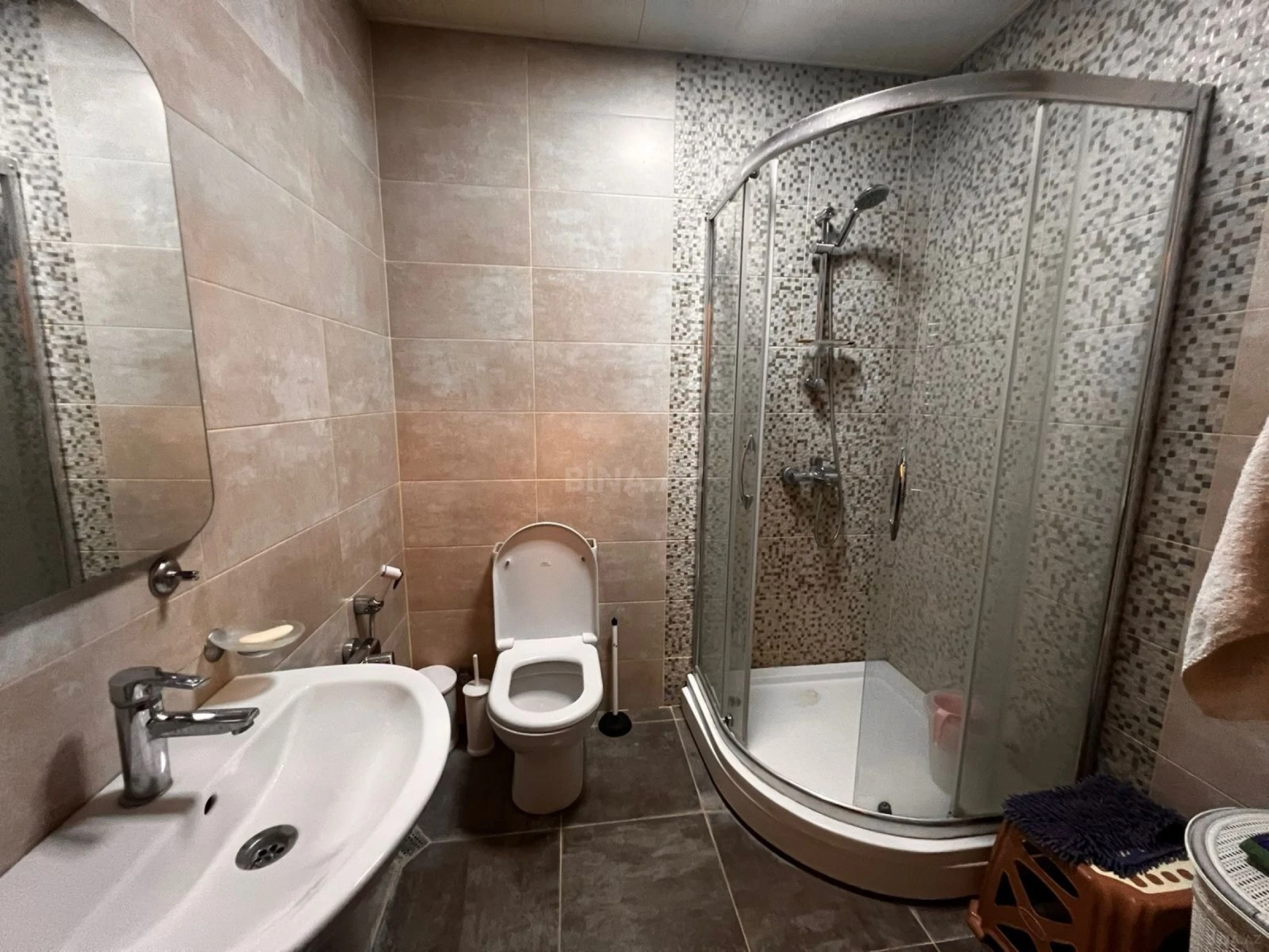 Kirayə verilir 2 otaqlı mənzil 65 m²