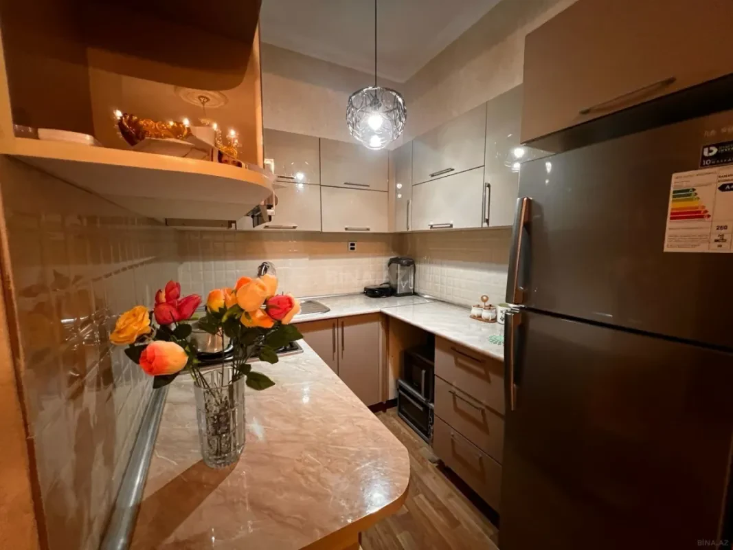 Kirayə verilir 2 otaqlı mənzil 65 m²