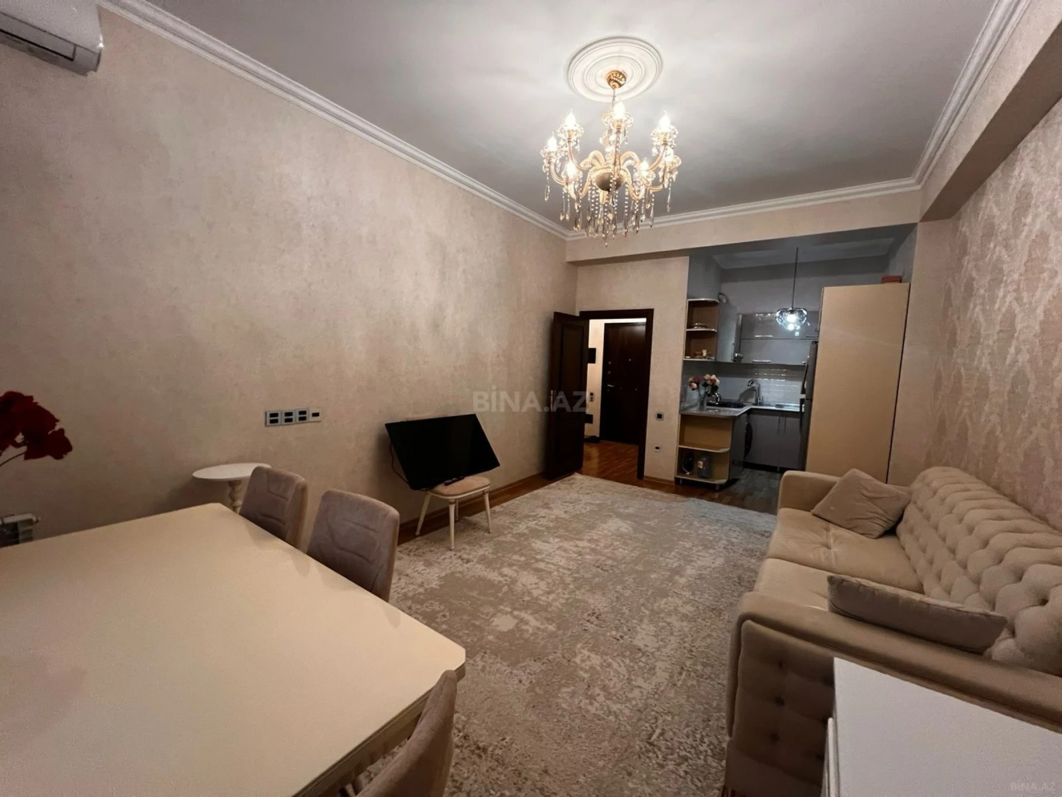 Kirayə verilir 2 otaqlı mənzil 65 m²