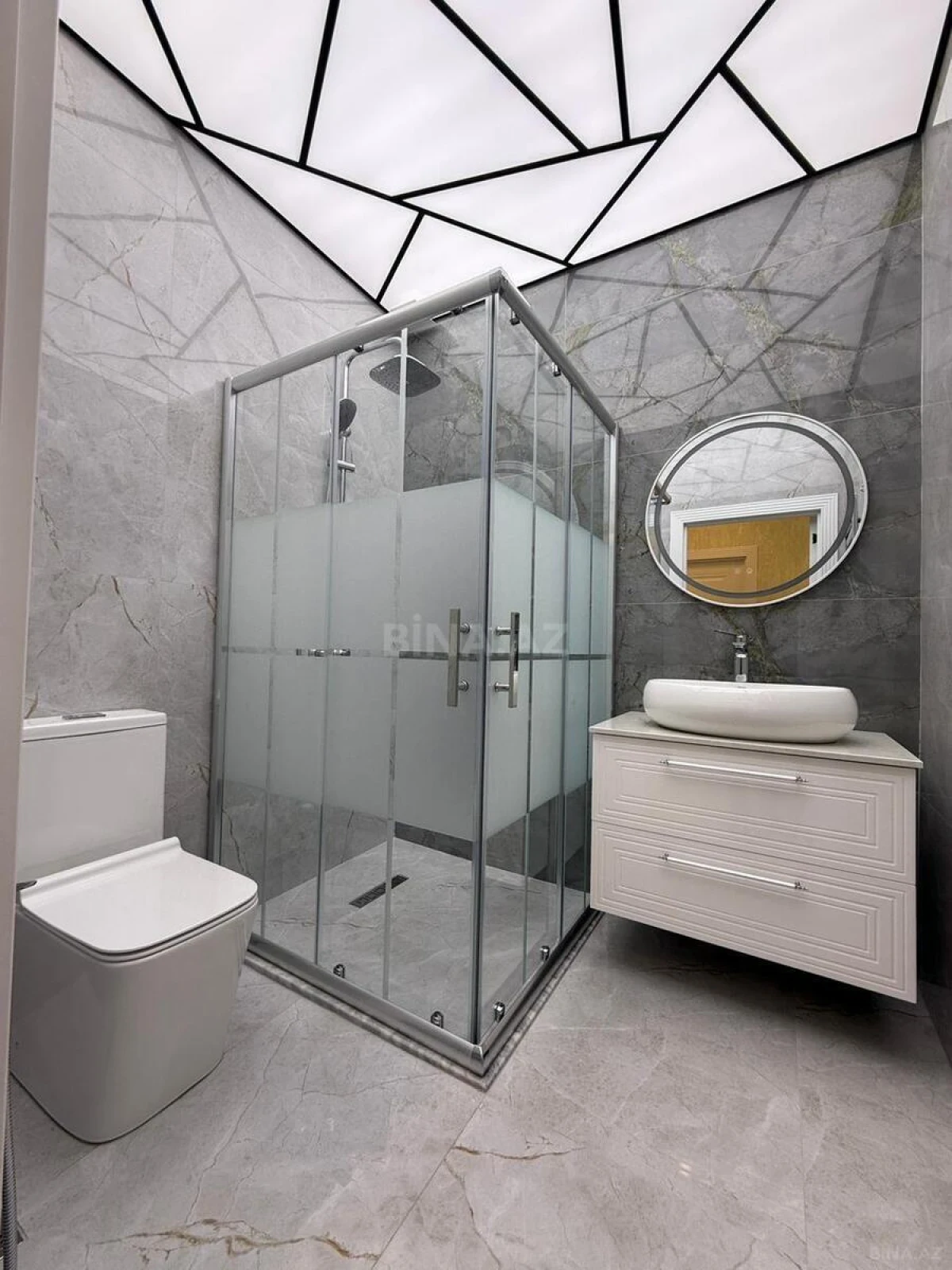 Satılır 2 otaqlı mənzil 71 m²
