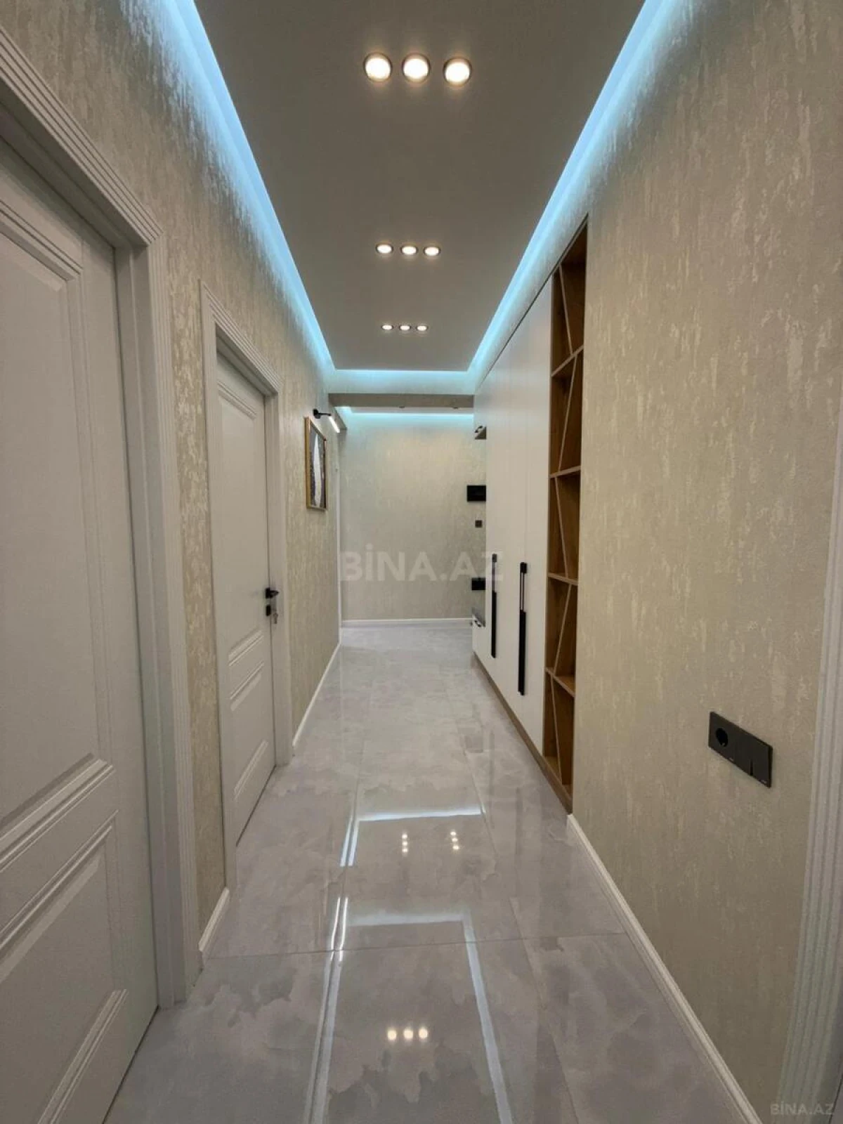 Satılır 2 otaqlı mənzil 71 m²