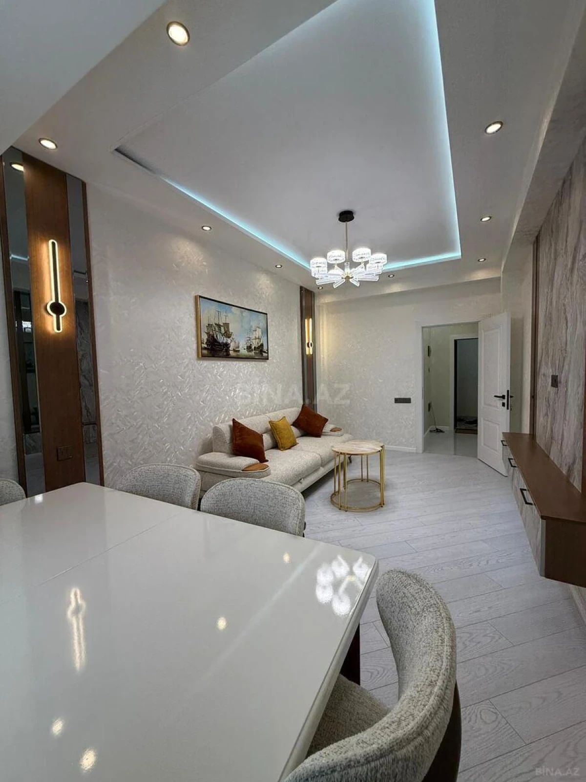 Satılır 2 otaqlı mənzil 71 m²