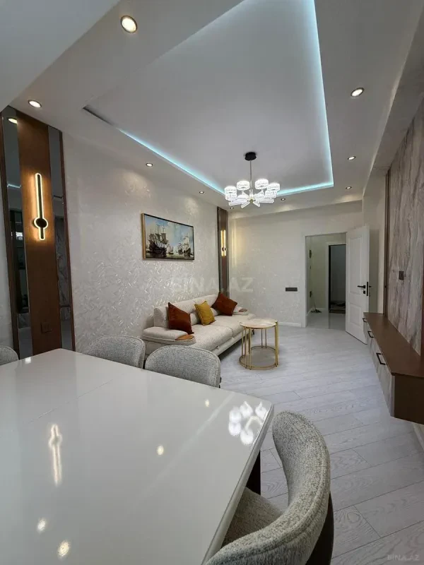 Satılır 2 otaqlı mənzil 71 m²