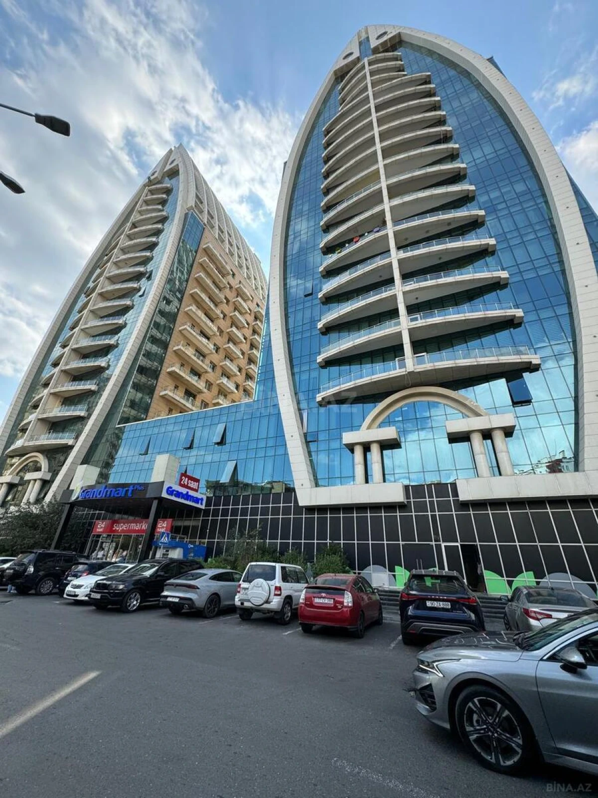 Satılır 2 otaqlı mənzil 85 m²
