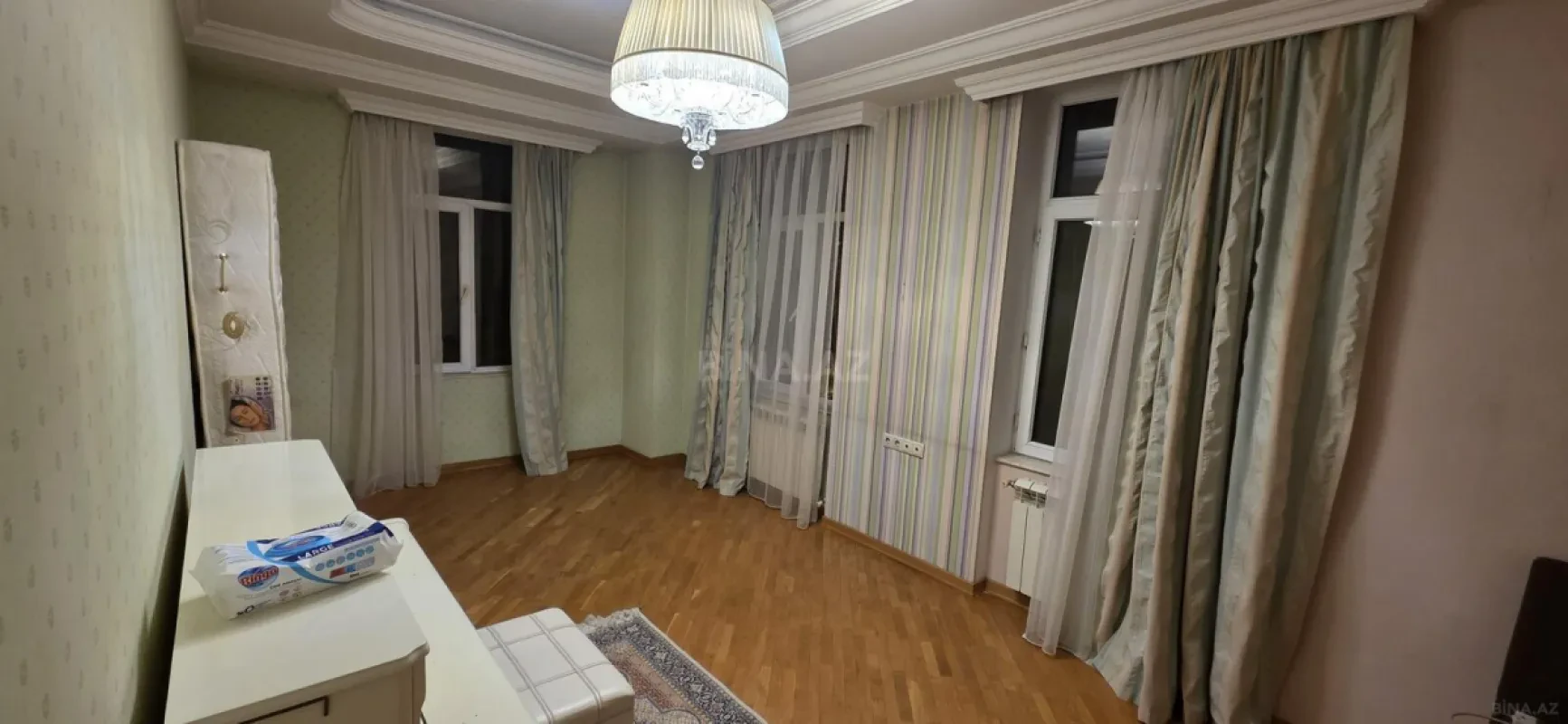 Kirayə verilir 4 otaqlı mənzil 180 m²