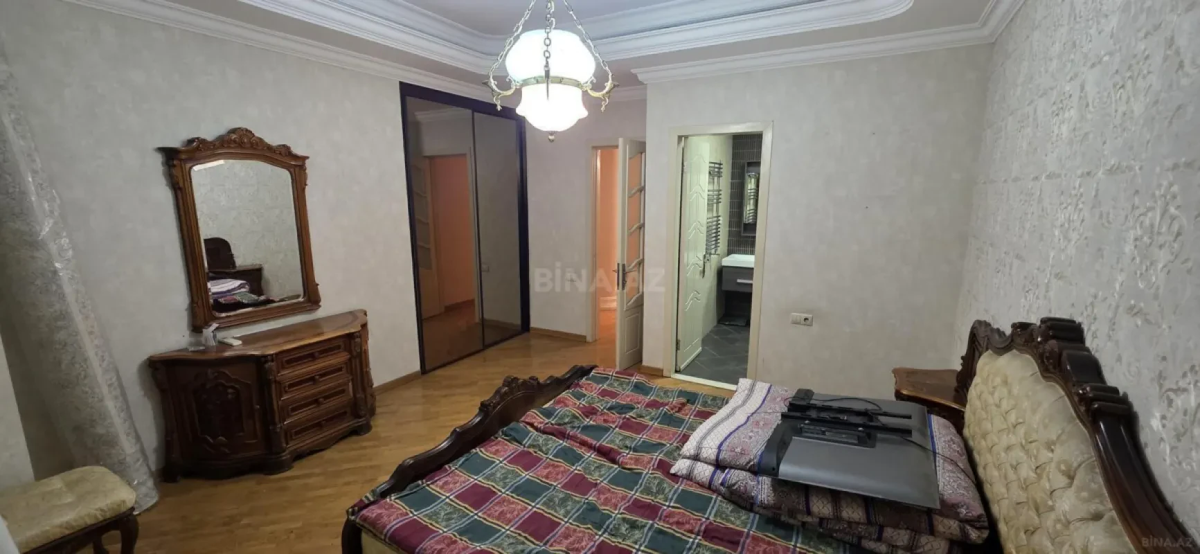 Kirayə verilir 4 otaqlı mənzil 180 m²