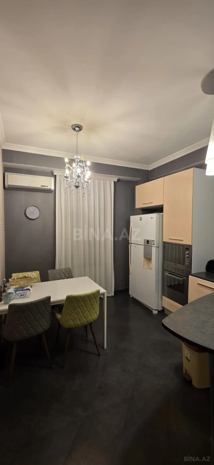 Kirayə verilir 4 otaqlı mənzil 180 m²