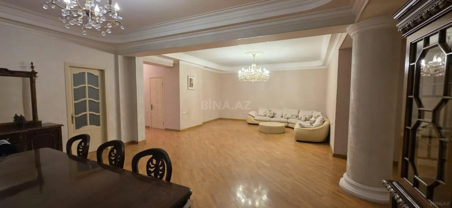 Kirayə verilir 4 otaqlı mənzil 180 m²