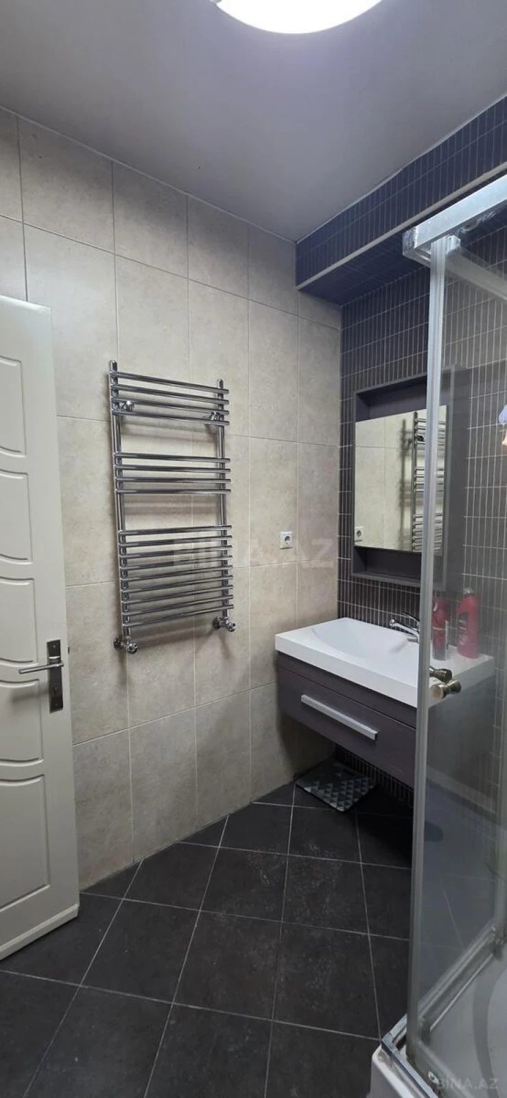 Kirayə verilir 4 otaqlı mənzil 180 m²