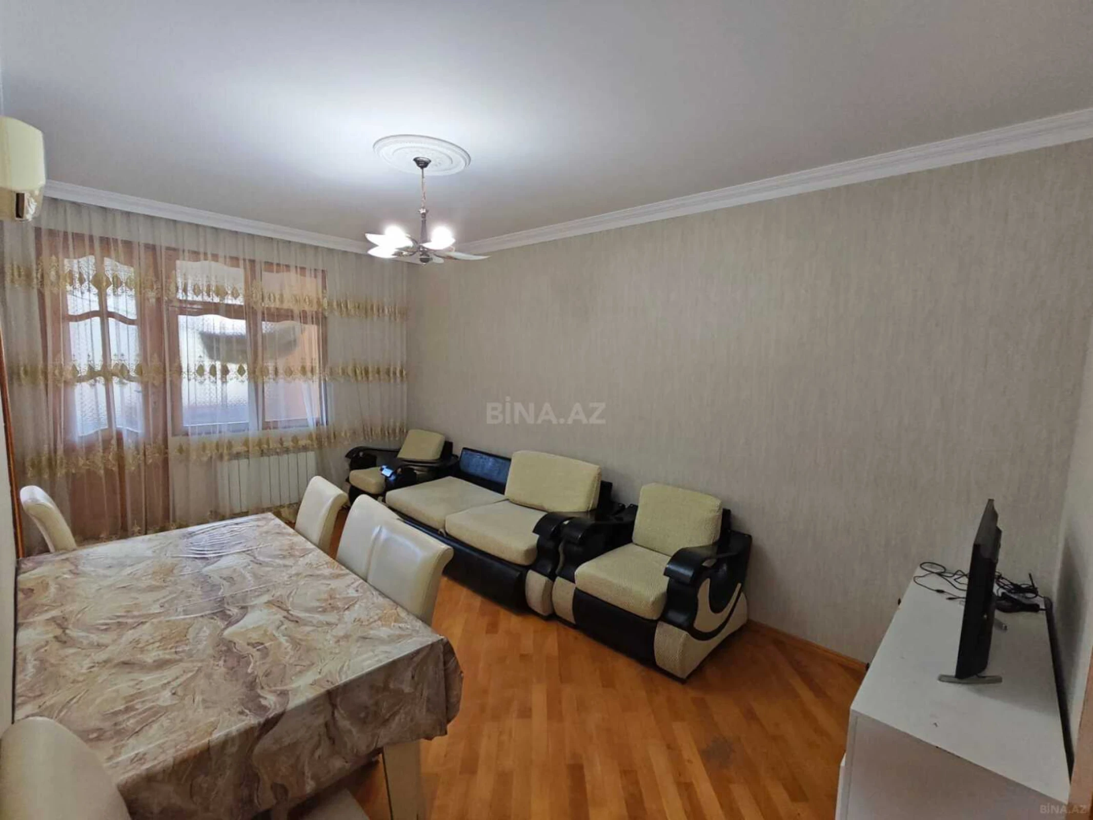 Kirayə verilir 2 otaqlı mənzil 70 m²