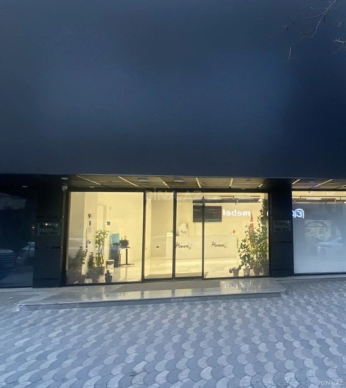 Satılır obyekt 1185 m²