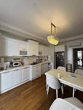 Kirayə verilir 3 otaqlı mənzil 140 m²