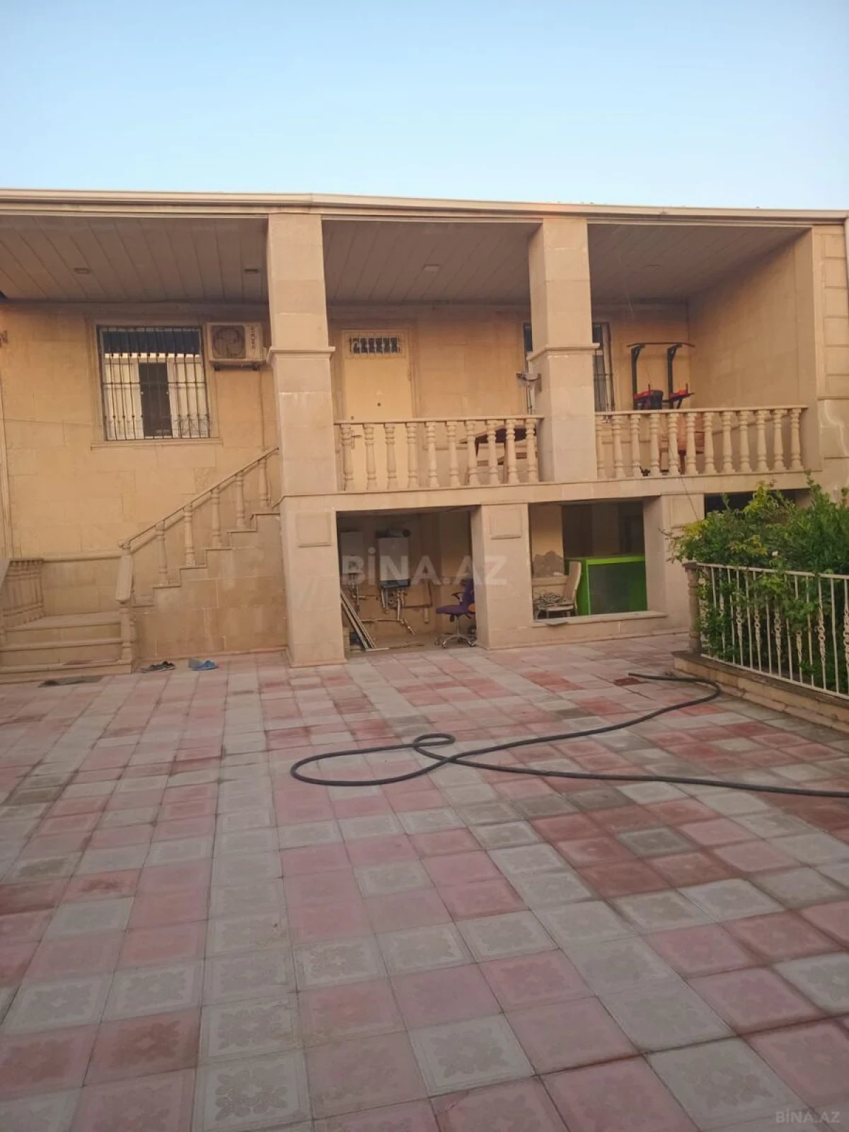 Satılır 3 otaqlı həyət evi 180 m²