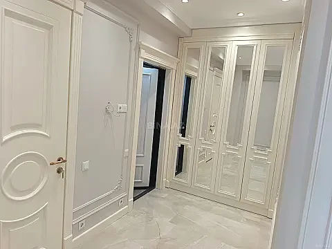Kirayə verilir 4 otaqlı mənzil 135 m²