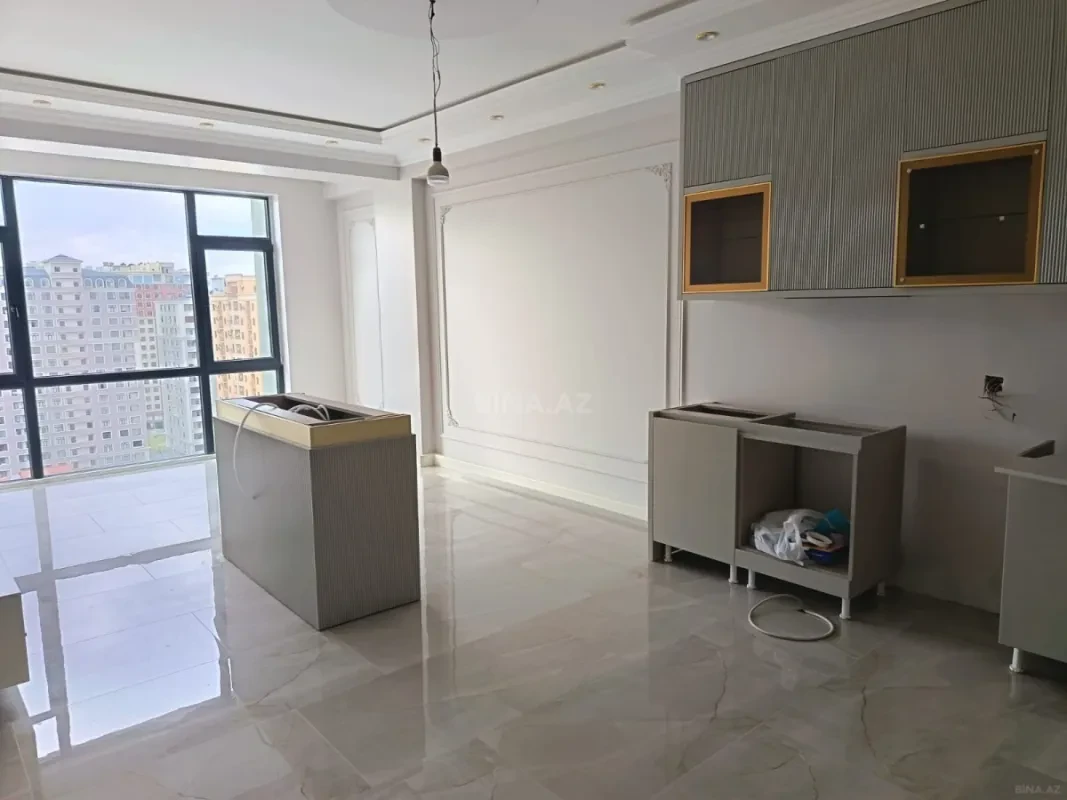 Kirayə verilir 4 otaqlı mənzil 135 m²